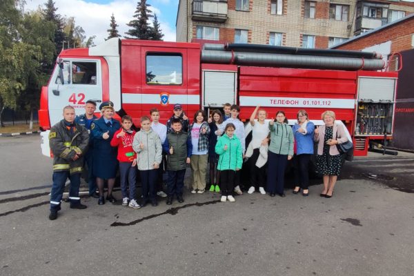 Экскурсию в пожарно-спасательной части 42 провели для учащихся Юровской общеобразовательной школы-интернат 