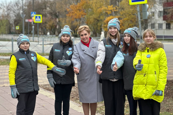 Госавтоинспекторы и волонтеры провели акцию под названием «Засветись»