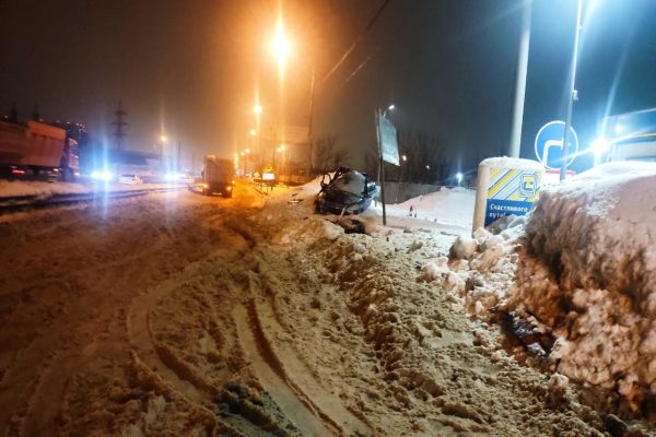 Спасатели ГКУ МО «Мособлпожспас» деблокировали пострадавших в ДТП