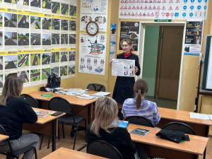 Курсантам автошколы напомнили о безопасности детей в автомобиле