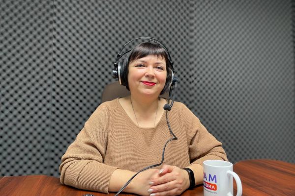 Директор ДК «Дементьевский» Людмила Красновская дала интервью ведущим утреннего шоу «Раменское LIFE»