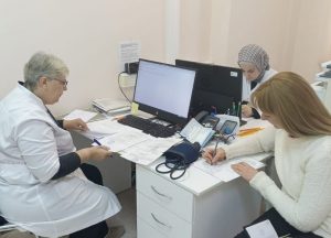 Узкие специалисты Раменской больницы продолжают выезды в округ