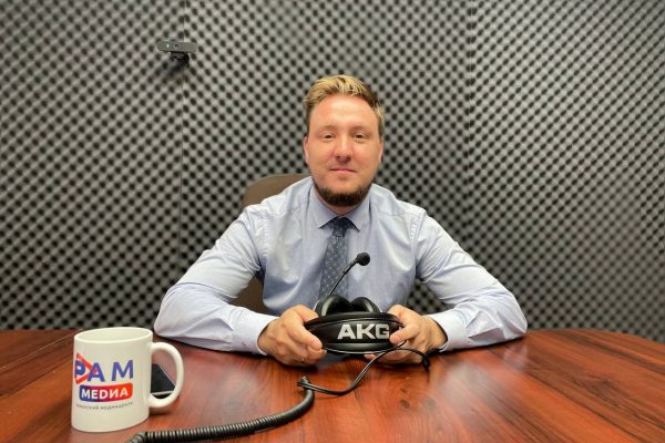 Об отдыхе и занятости молодежи летом рассказал Александр Зайцев