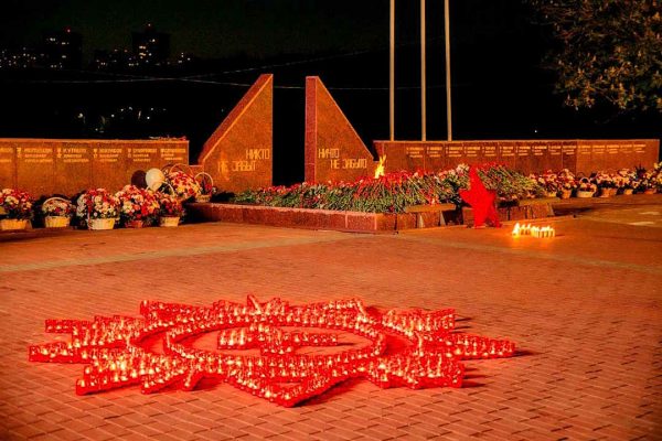 «Свечи памяти» зажгли 9 мая в Раменском на площади Победы