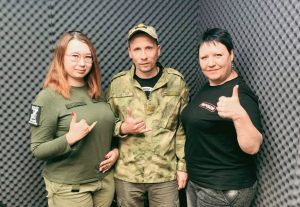 Правда жизни. Он — участник СВО, ветеран боевых действий. Она — фронтовой волонтёр, автор-исполнитель.