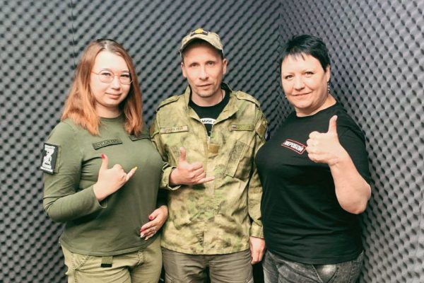 Правда жизни. Он — участник СВО, ветеран боевых действий. Она — фронтовой волонтёр, автор-исполнитель.