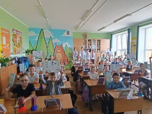 Неделя безопасности для отряда ЮИД «Крутой подъем» подмосковной МОУ Дергаевская СОШ № 23 началась с рейдов на улице Октябрьская, которая ведет к школе