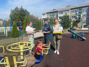 Сотрудники отдела надзорной деятельности и профилактической работы по Раменскому городскому округу на регулярной основе проводят профилактические мероприятия среди населения.