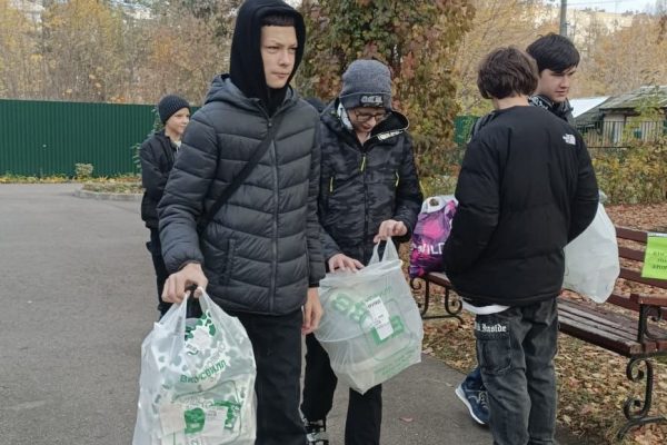 Вторая в этом году экологическая акция по сбору вторсырья прошла на территории Удельнинского центра внешкольной работы