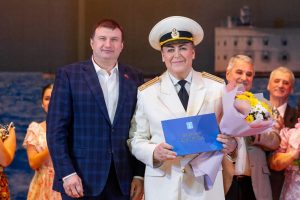 «Единая Россия» поздравила народный коллектив Театра оперетты Раменского ДК «Сатурн» с 65-летним юбилеем￼