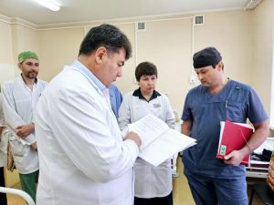 Главврач Раменской больницы провел внеплановый обход отделений