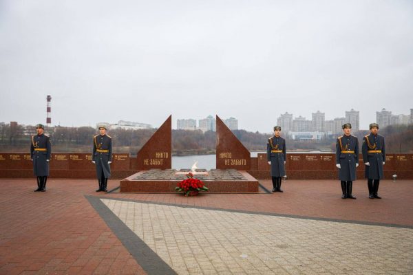 Вечный огонь зажгли на площади Победы в Раменском