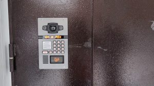 Подъезды дома №21 на Красноармейской оборудовали инновационными домофонами