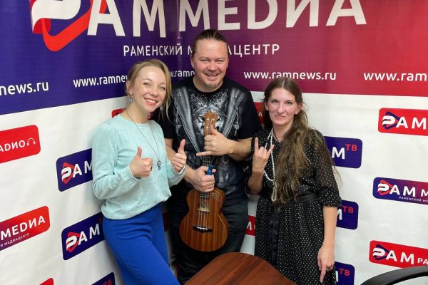 «Плейлист» c семейным ансамблем «Низизи»