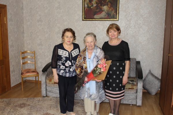 Ветерана труда поздравили с 95-летием в с.Карпово Раменского округа