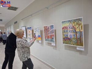 Выставка детских работ «Ты с бега на шаг перейди с вдохновеньем!» открылась в Раменском