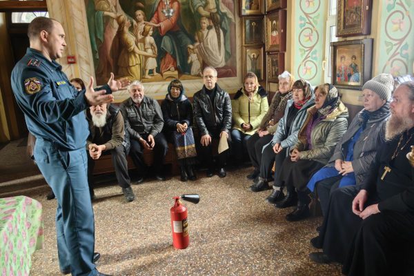 Для прихожан и служителей Церкви Покрова Пресвятой Богородицы, Раменского муниципального округа прошел инструктаж по пожарной безопасности