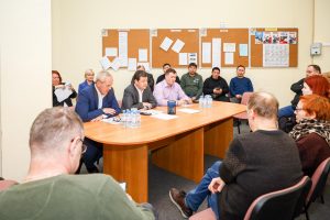 Администрация Раменского  округа провела встречу с жителями дома, пострадавшего при атаке БПЛА