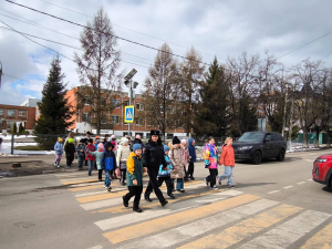 Госавтоинспекторы организовали для школьников познавательное мероприятие «Умные каникулы»