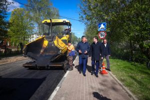 Глава округа Эдуард Малышев проверил ход дорожных работ в п.совхоза «Раменское»