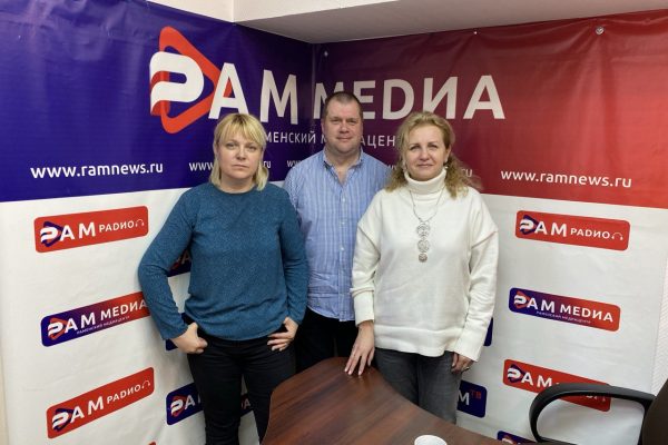 «Диалог» в эфире с Оксаной Рощиной и Алексеем Комаровым