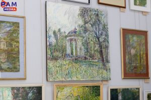 Работы лауреатов Сезона пленэров в усадьбе Быково представили в ТИЦ «Раменское»