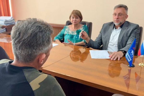 Депутат Мособлдумы Олег Жолобов встретился с семьями участников СВО Раменского округа
