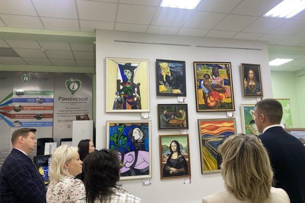 В Раменском открылась выставка копий шедевров живописи