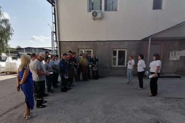 28 июля в деревне Трошково состоялась встреча директора территориального управления «Гжель» Раменского муниципального округа Нины Александровны Ширениной с коллективом АО «Электрокерамика».