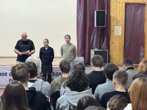 Сотрудники МУ МВД России «Раменское» в рамках оперативно-профилактической операции «Чистое поколение-2025» провели встречу со студентами.